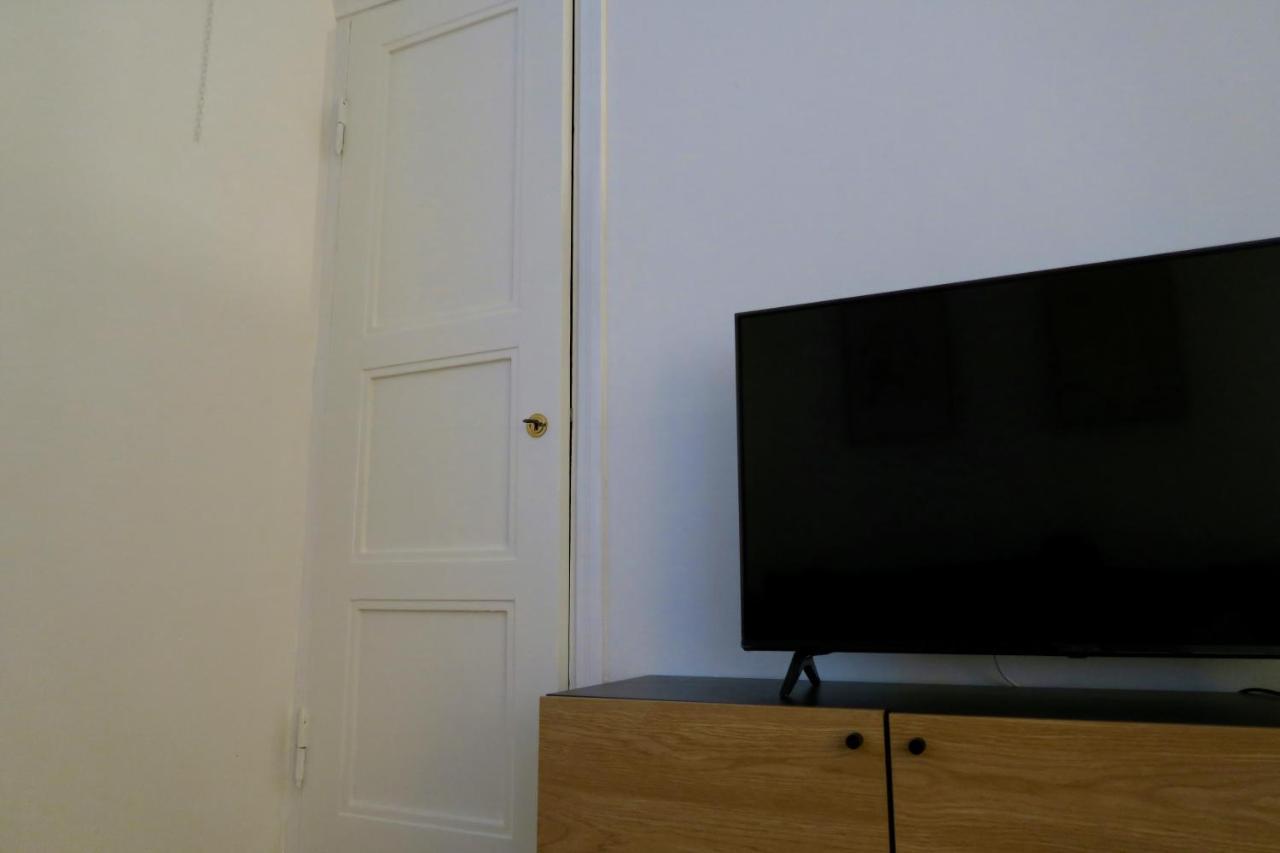 Kompakti Asunto Helsingin Sydaemessae Helsínquia Exterior foto